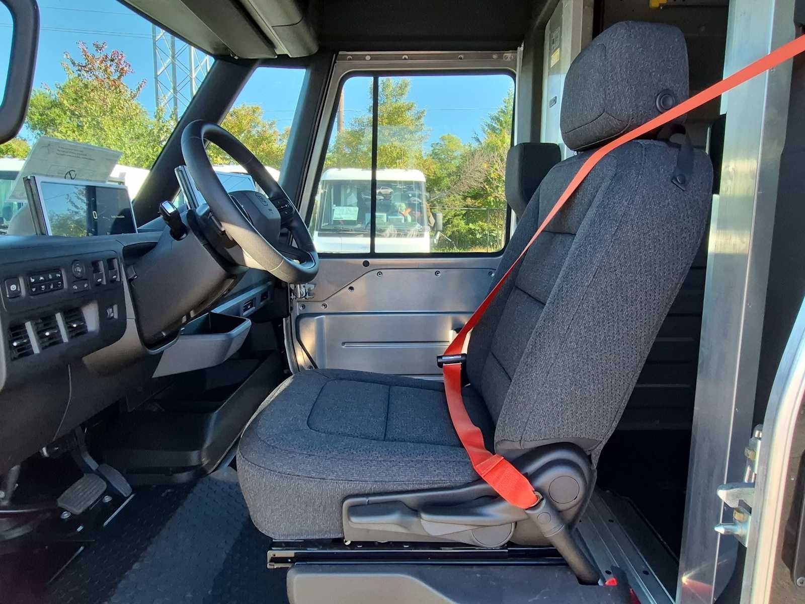 2024 BrightDrop Zevo 400 eAWD 400