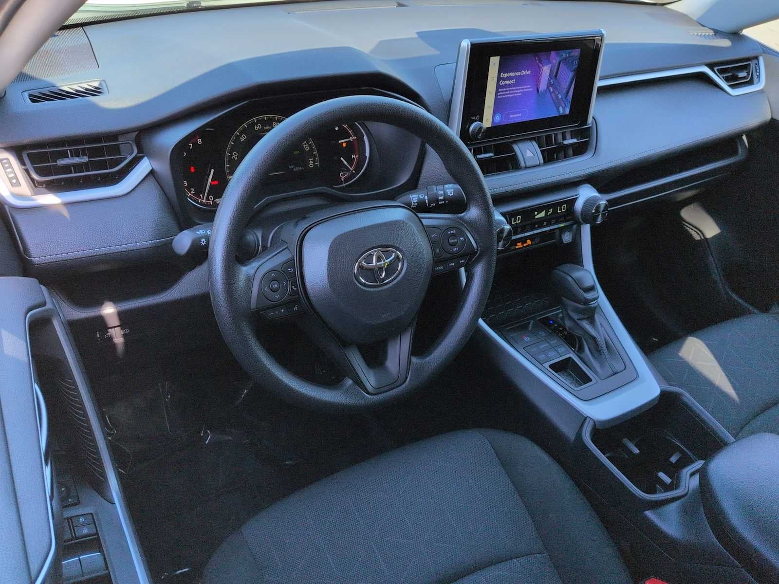 Toyota RAV4 XLE 2025