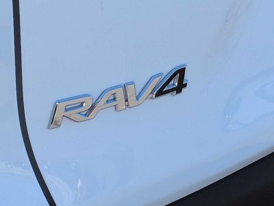 Toyota RAV4 XLE 2025