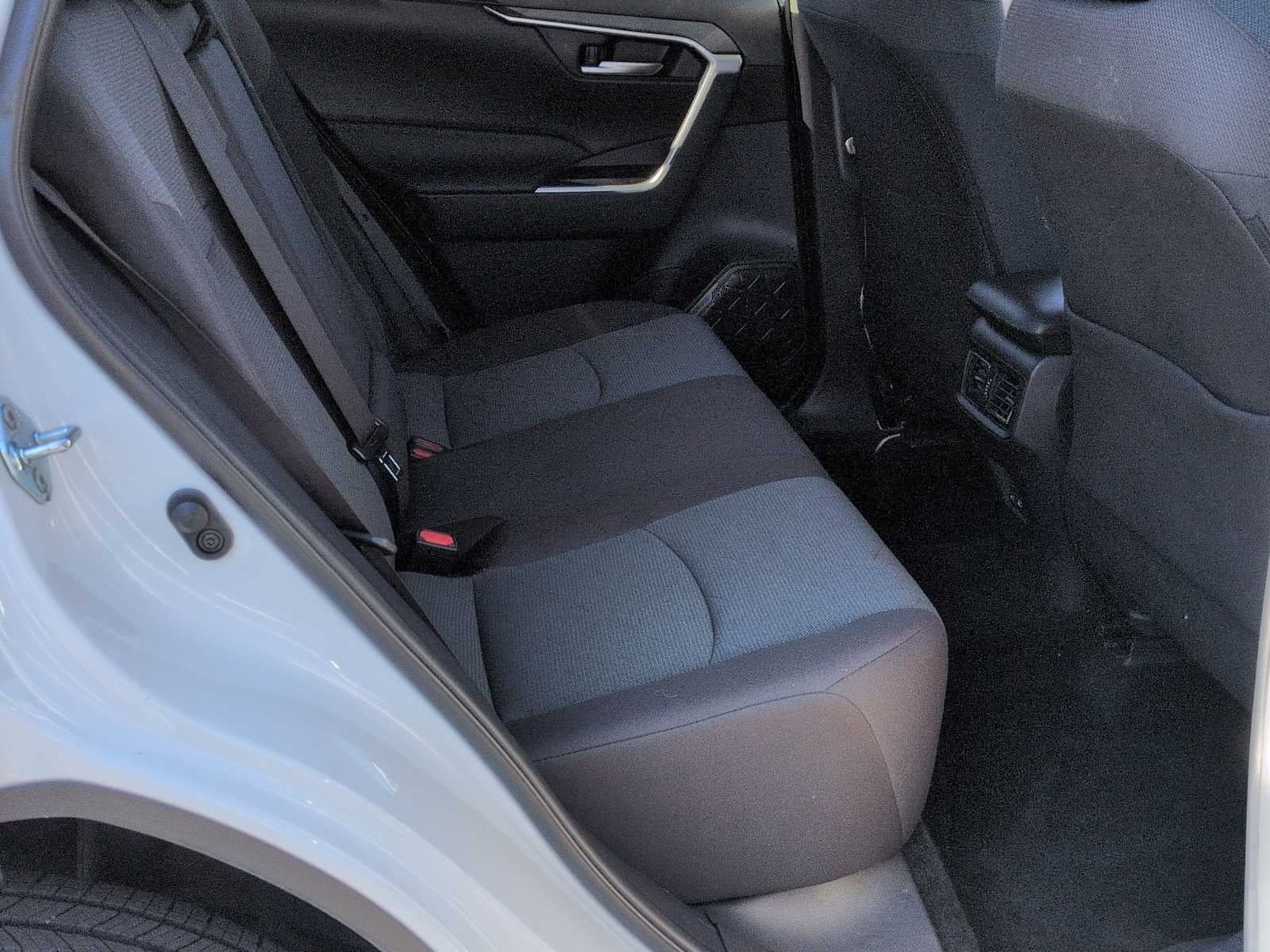 Toyota RAV4 XLE 2025