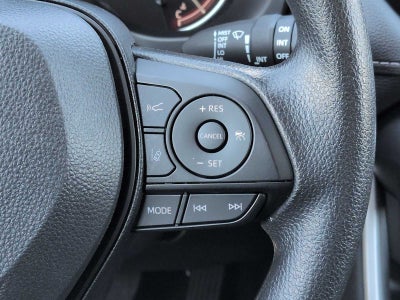Toyota RAV4 XLE 2025