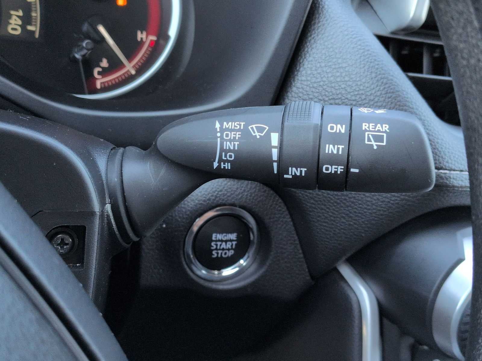 Toyota RAV4 XLE 2025
