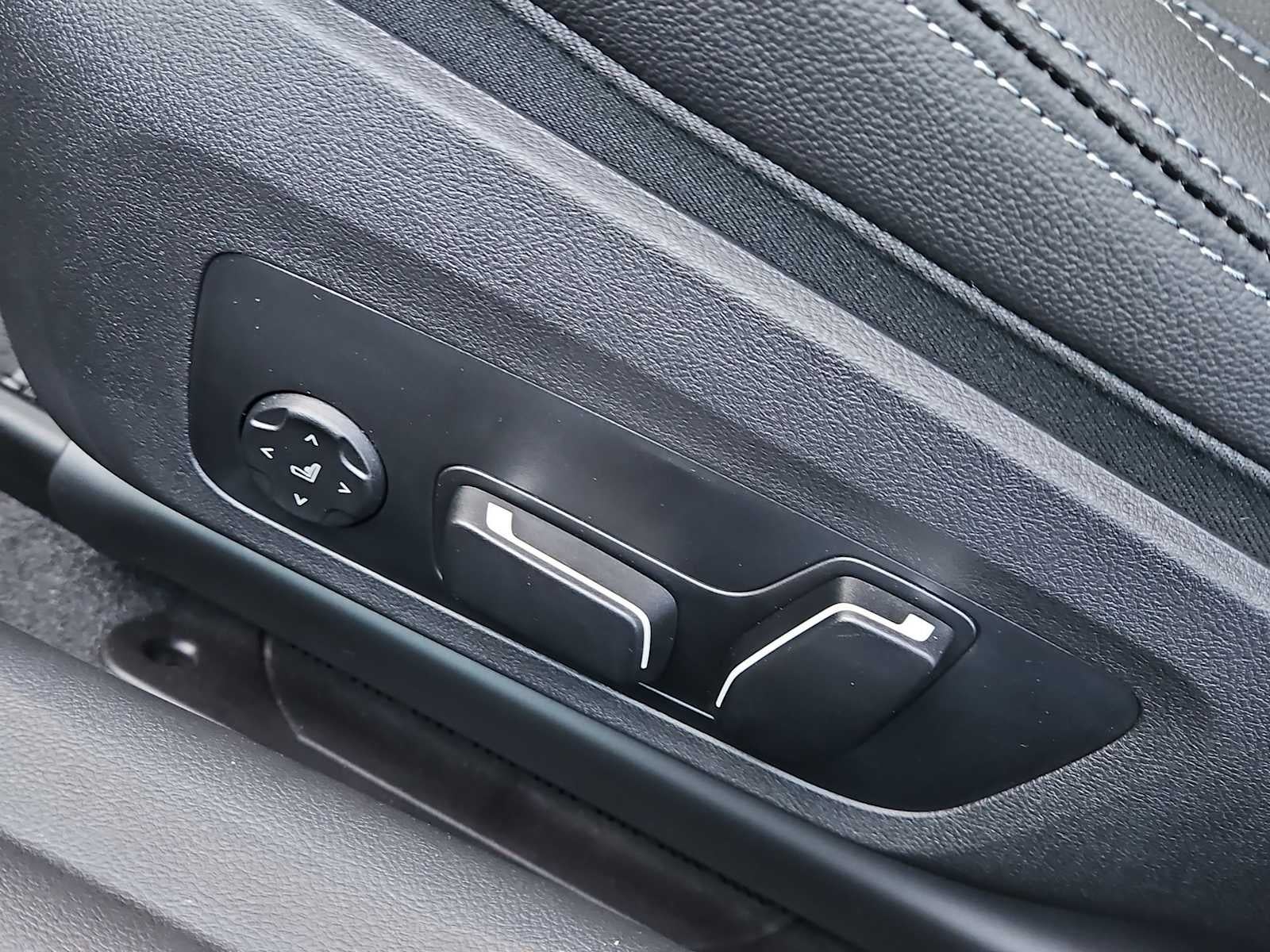 2026 BMW 230i 230i xDrive