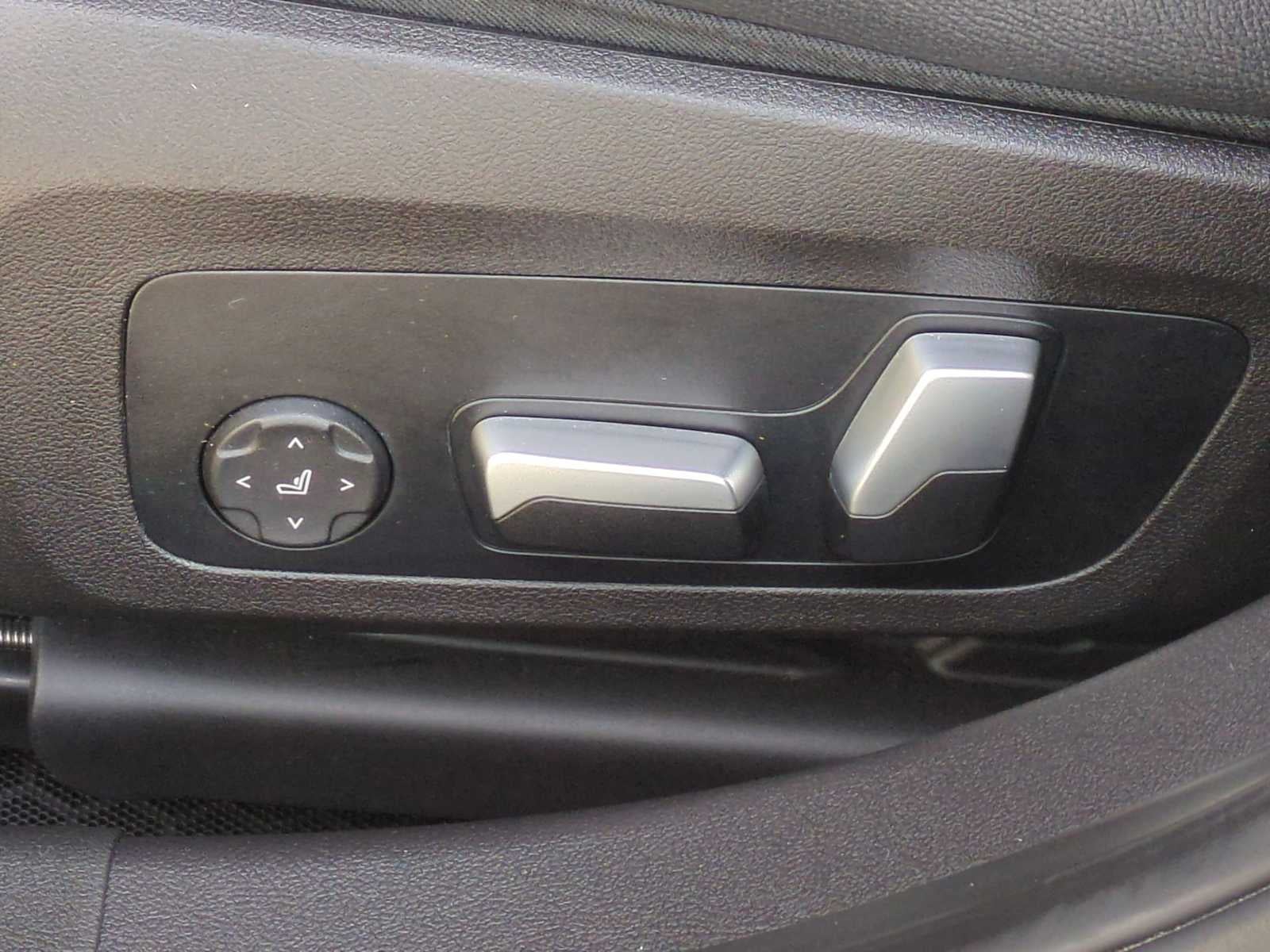 2022 BMW 330i xDrive 330i xDrive