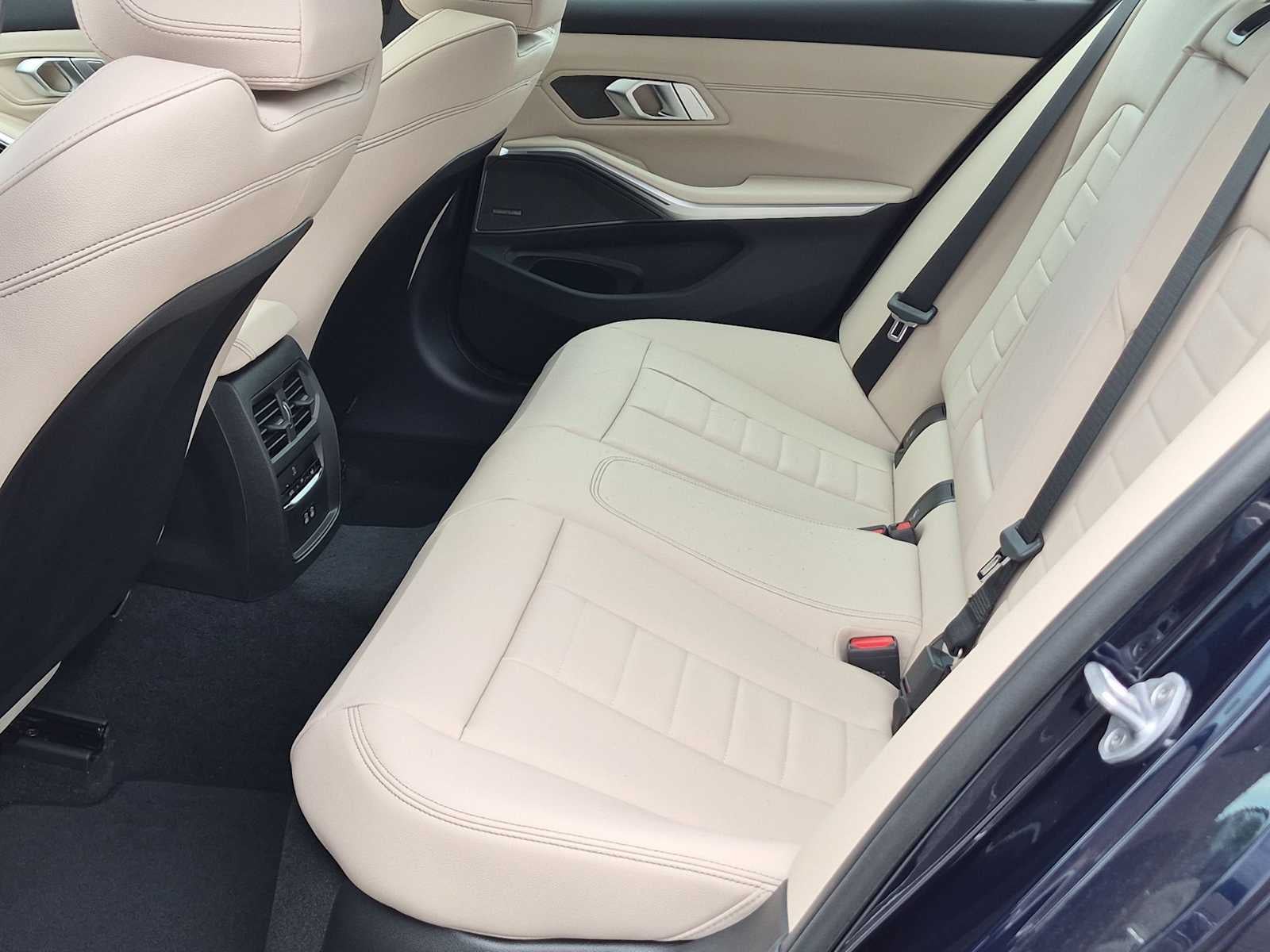2026 BMW Serie 3 330i NA xDrive