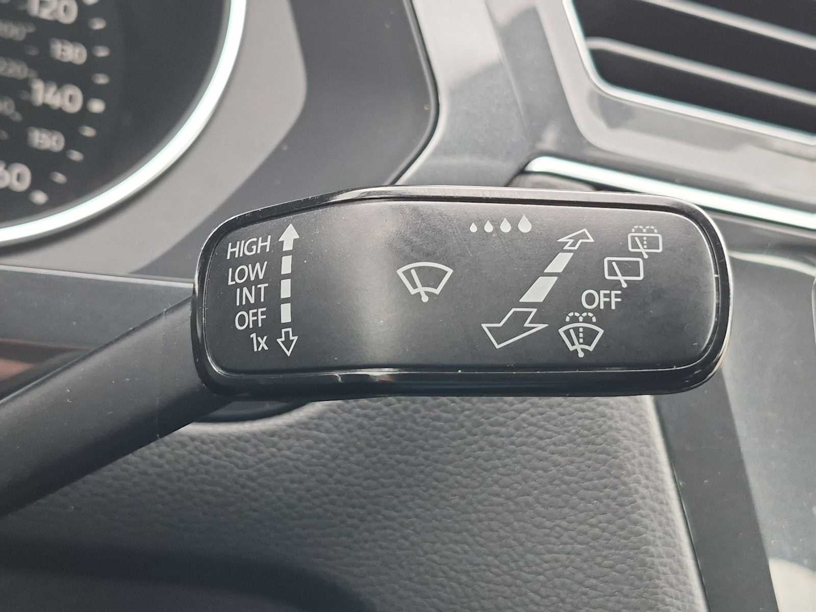 Volkswagen Tiguan SE 2018
