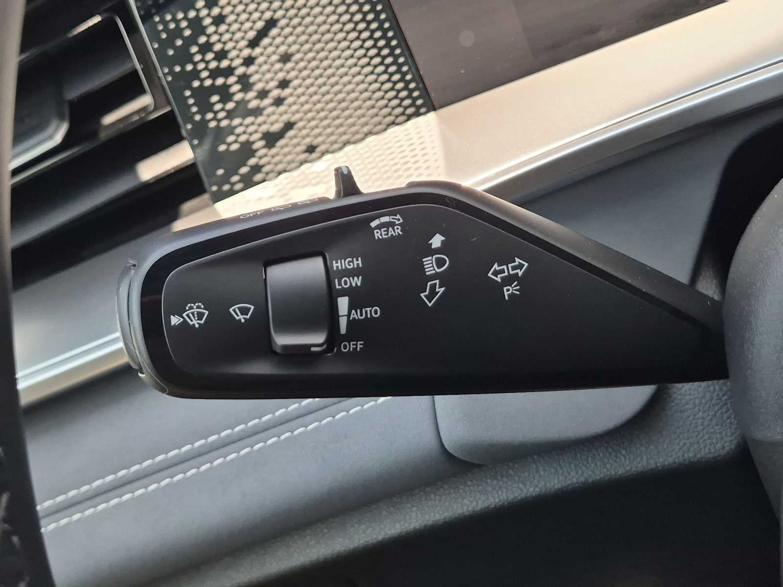 Volkswagen Tiguan SE R-Line Negro 2025