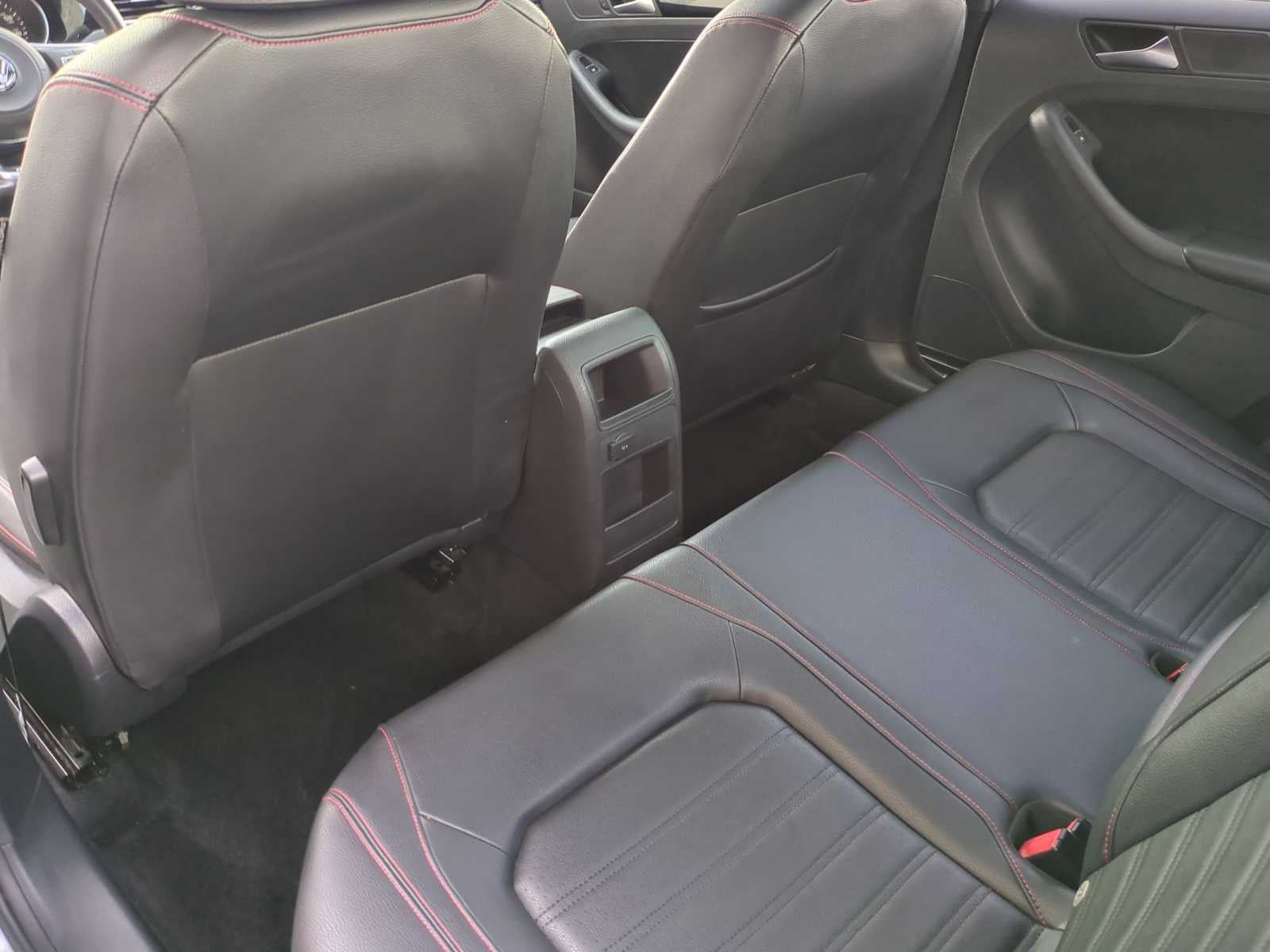 Volkswagen Jetta 2.0T GLI SE 2016