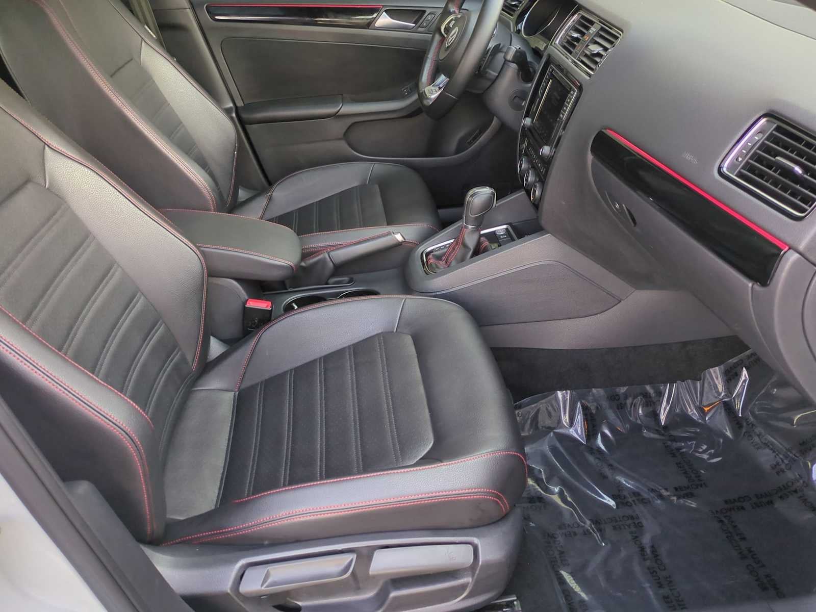 Volkswagen Jetta 2.0T GLI SE 2016