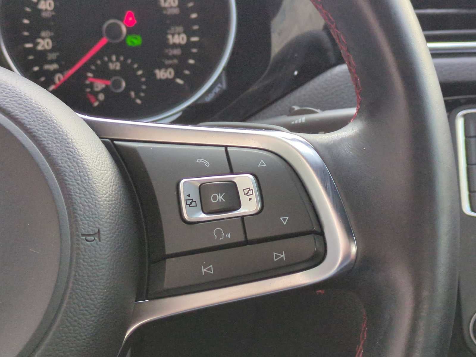 Volkswagen Jetta 2.0T GLI SE 2016