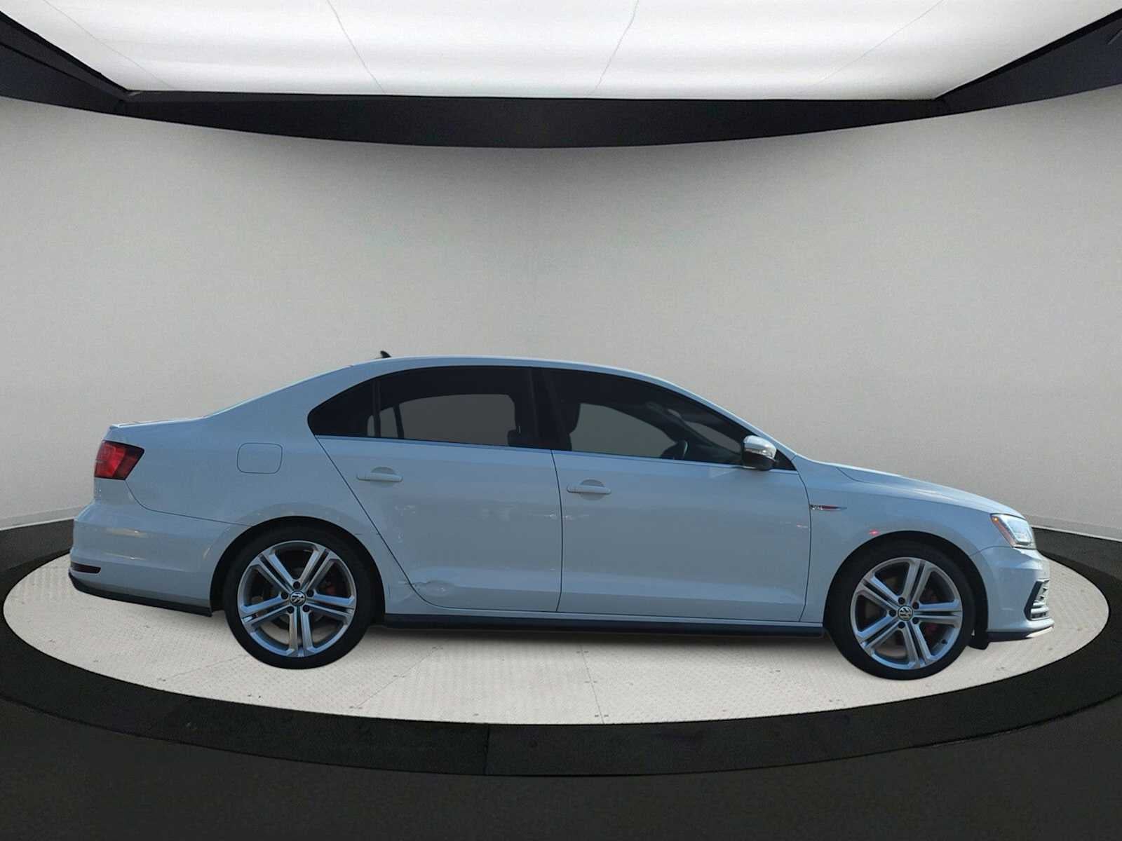 Volkswagen Jetta 2.0T GLI SE 2016