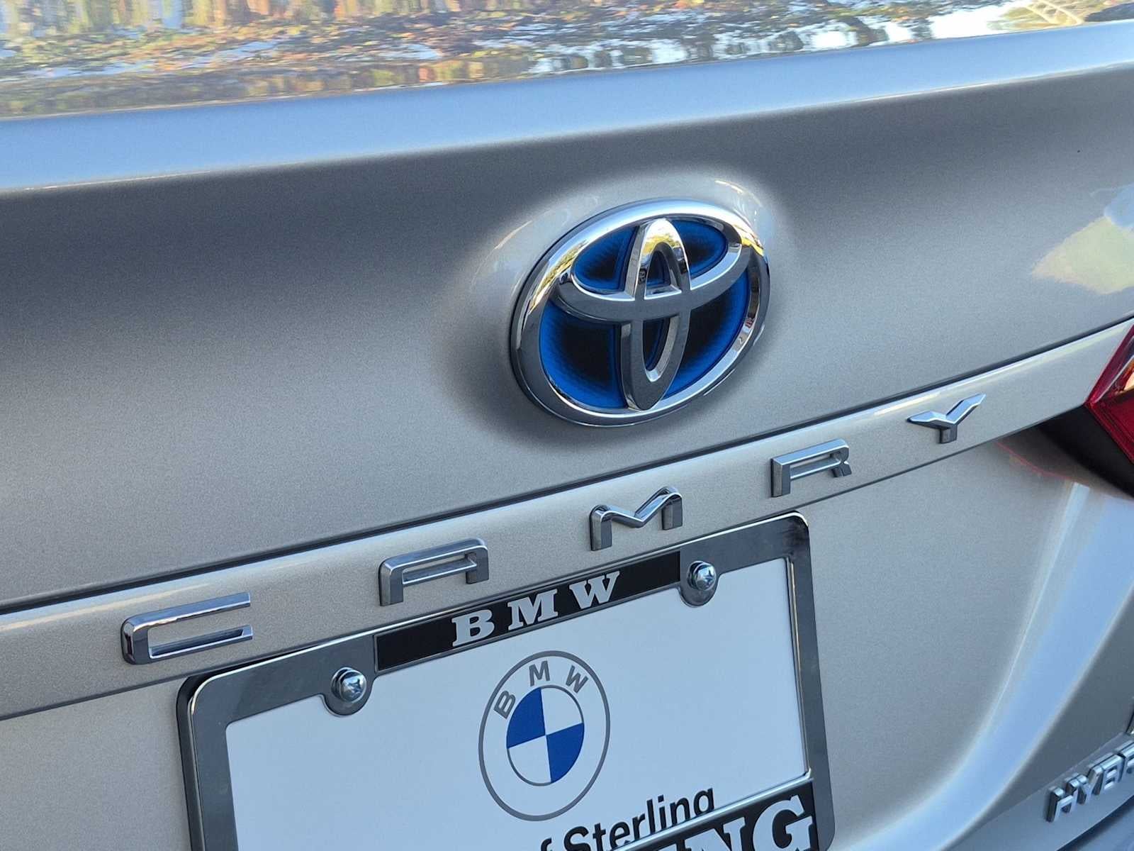Toyota Camry Hybrid LE 2021