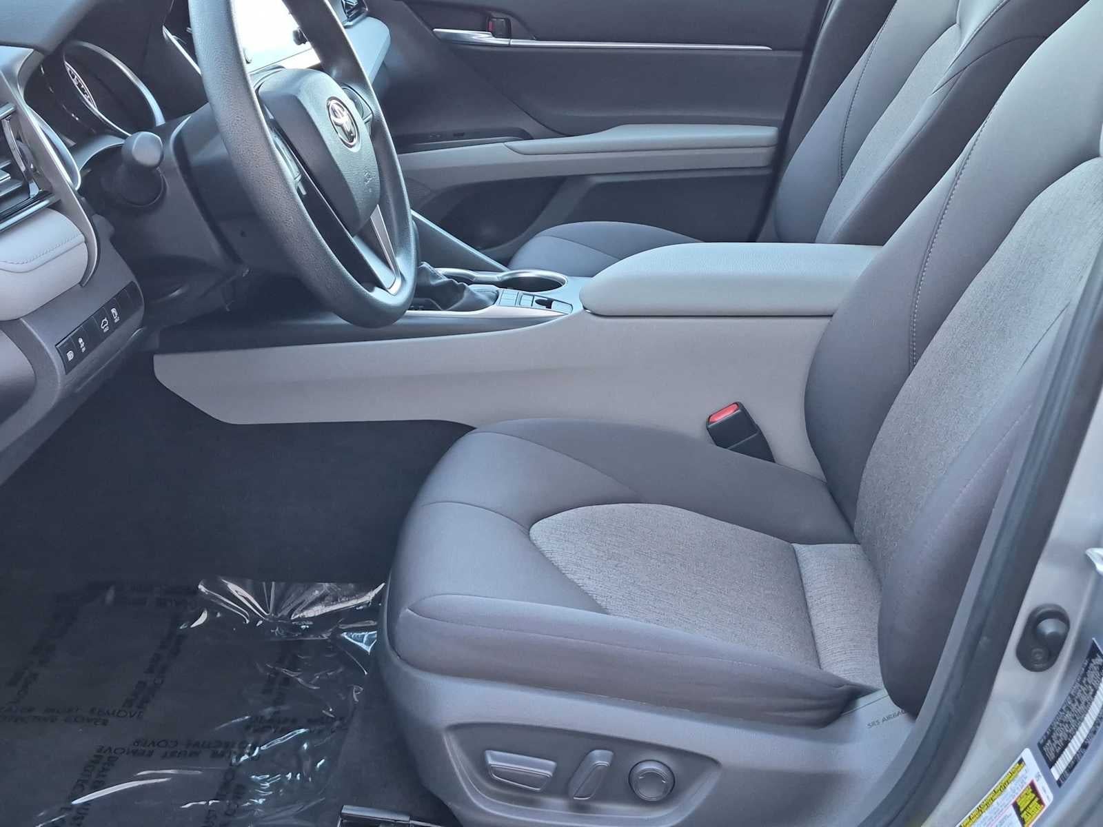 Toyota Camry Hybrid LE 2021
