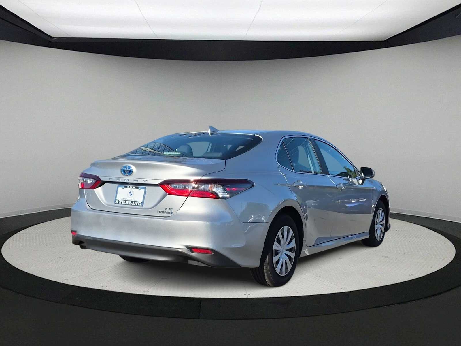 Toyota Camry Hybrid LE 2021
