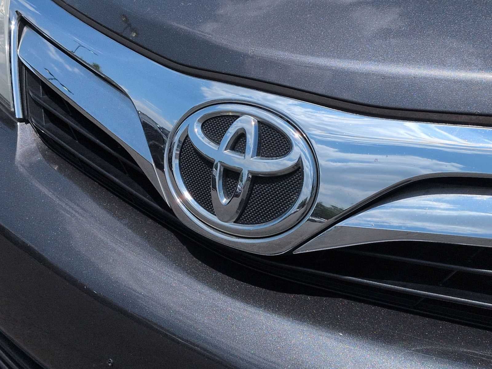 Toyota Camry LE 2012