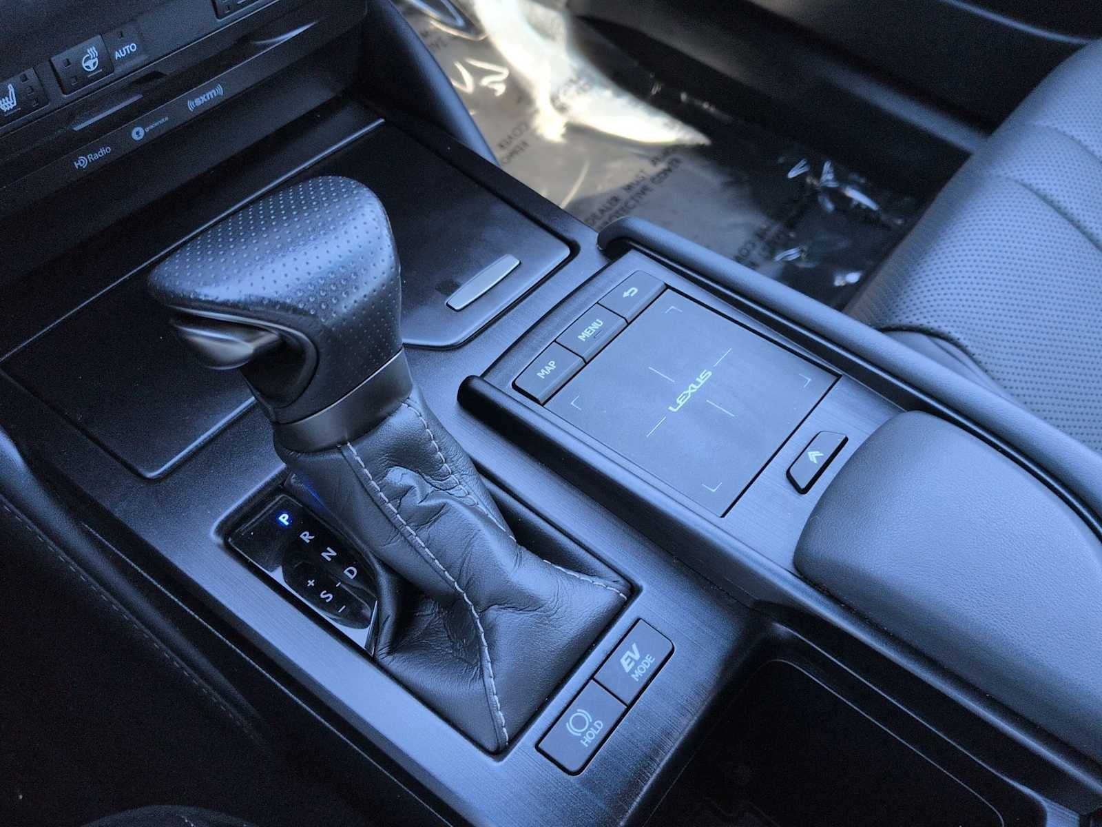 Lexus ES 300h F SPORT 2022