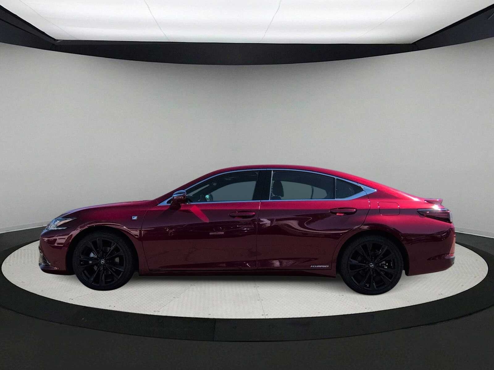Lexus ES 300h F SPORT 2022