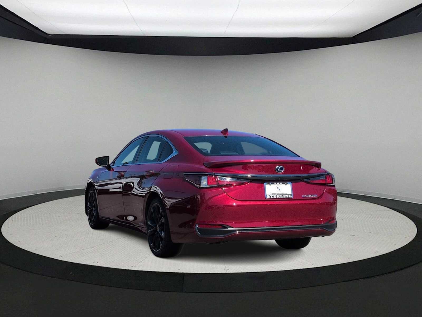 Lexus ES 300h F SPORT 2022