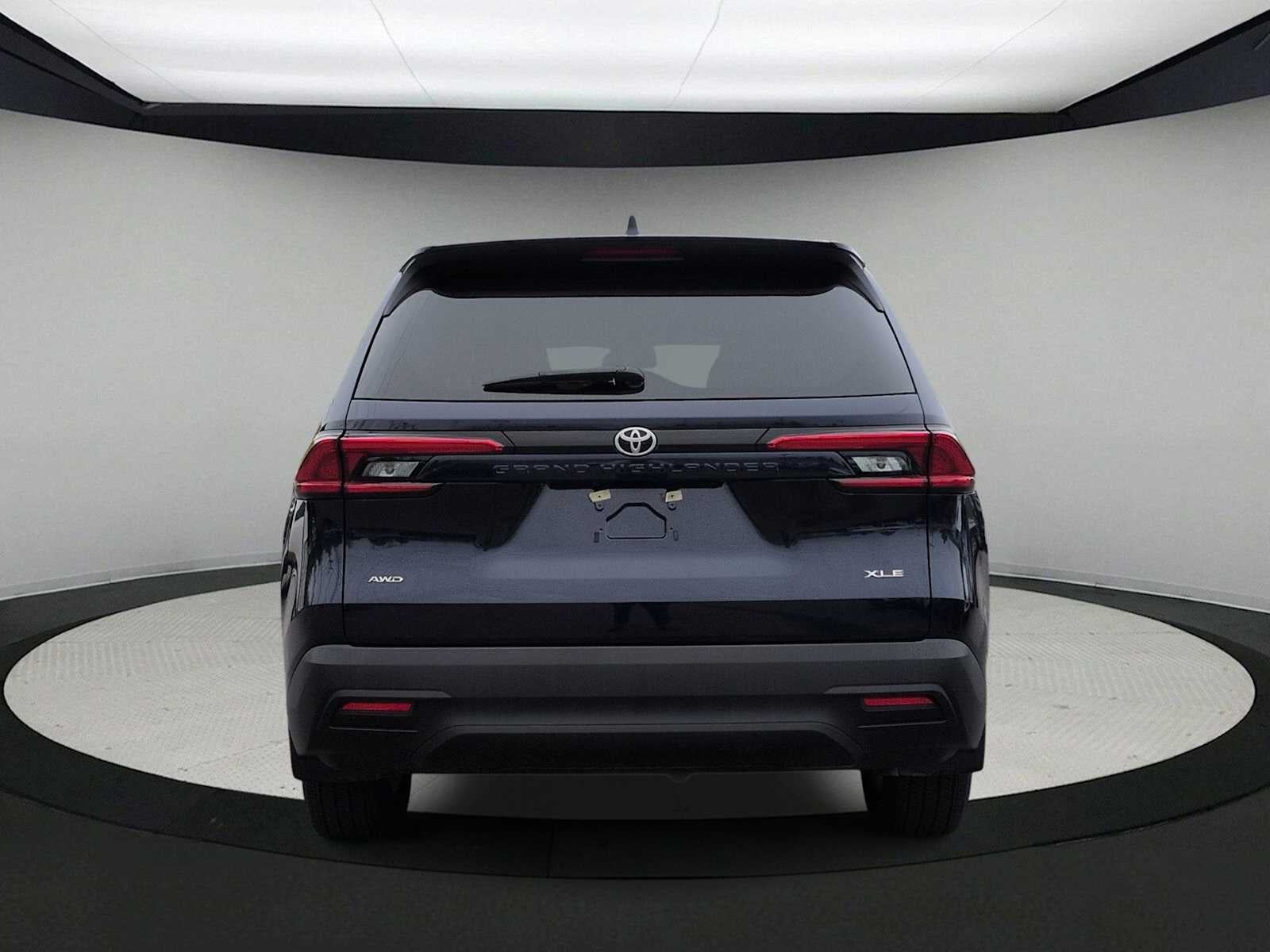 Toyota Grand Highlander XLE 2024