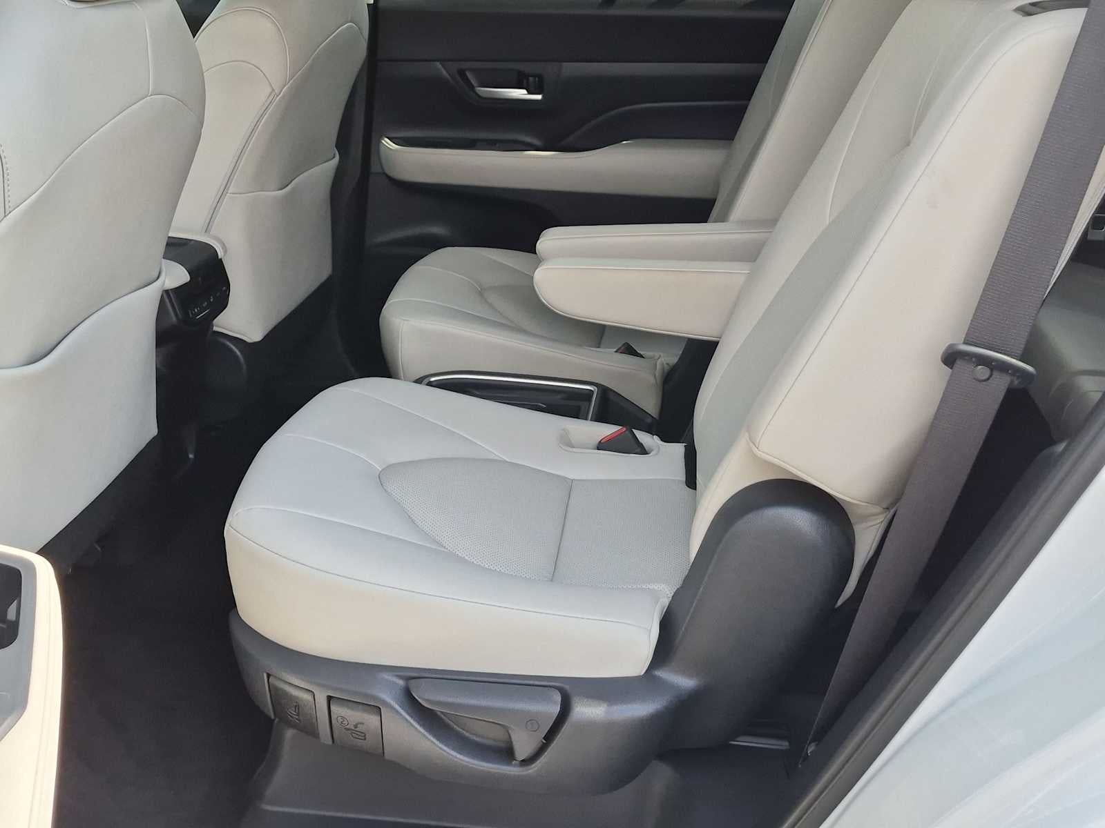 Toyota Grand Highlander XLE 2025