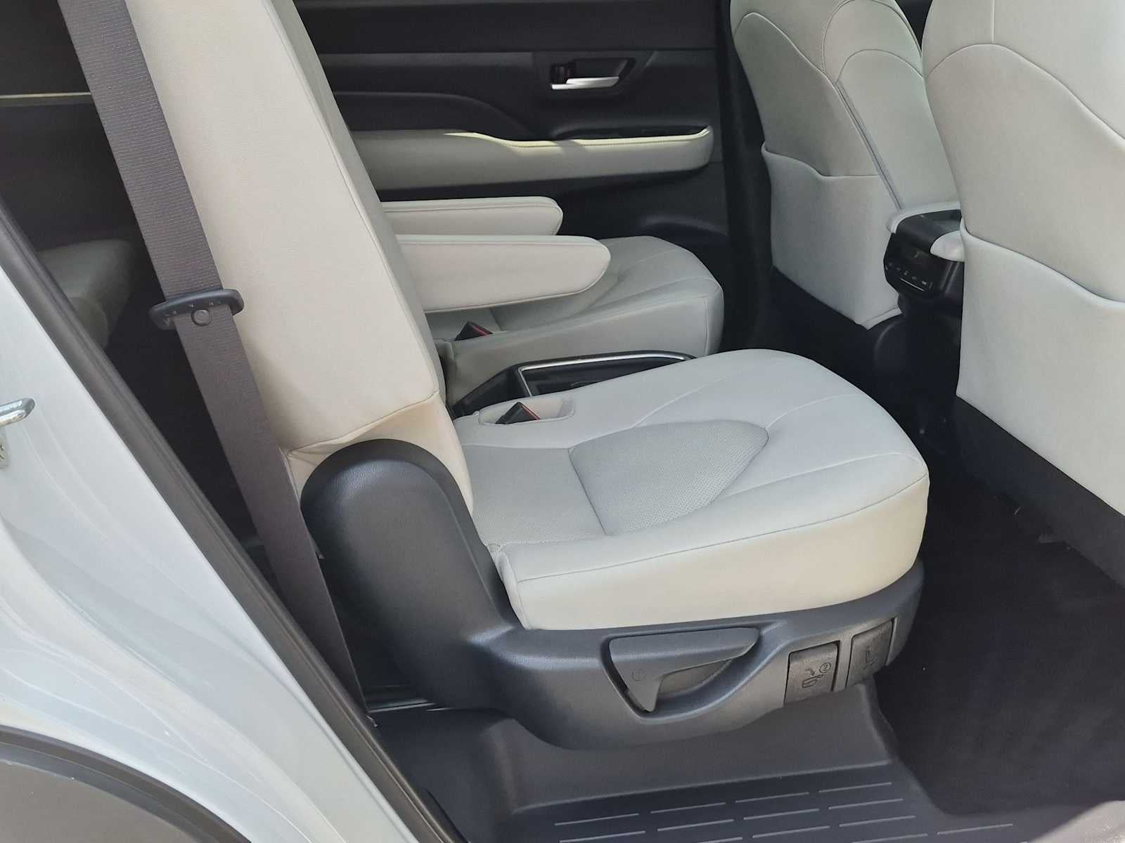 Toyota Grand Highlander XLE 2025