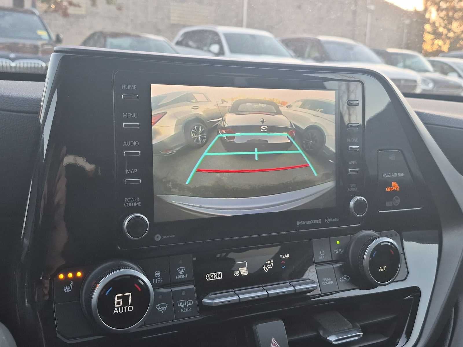 Toyota Highlander Hybrid XLE 2021