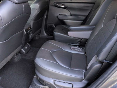 Toyota Highlander Hybrid XLE 2023