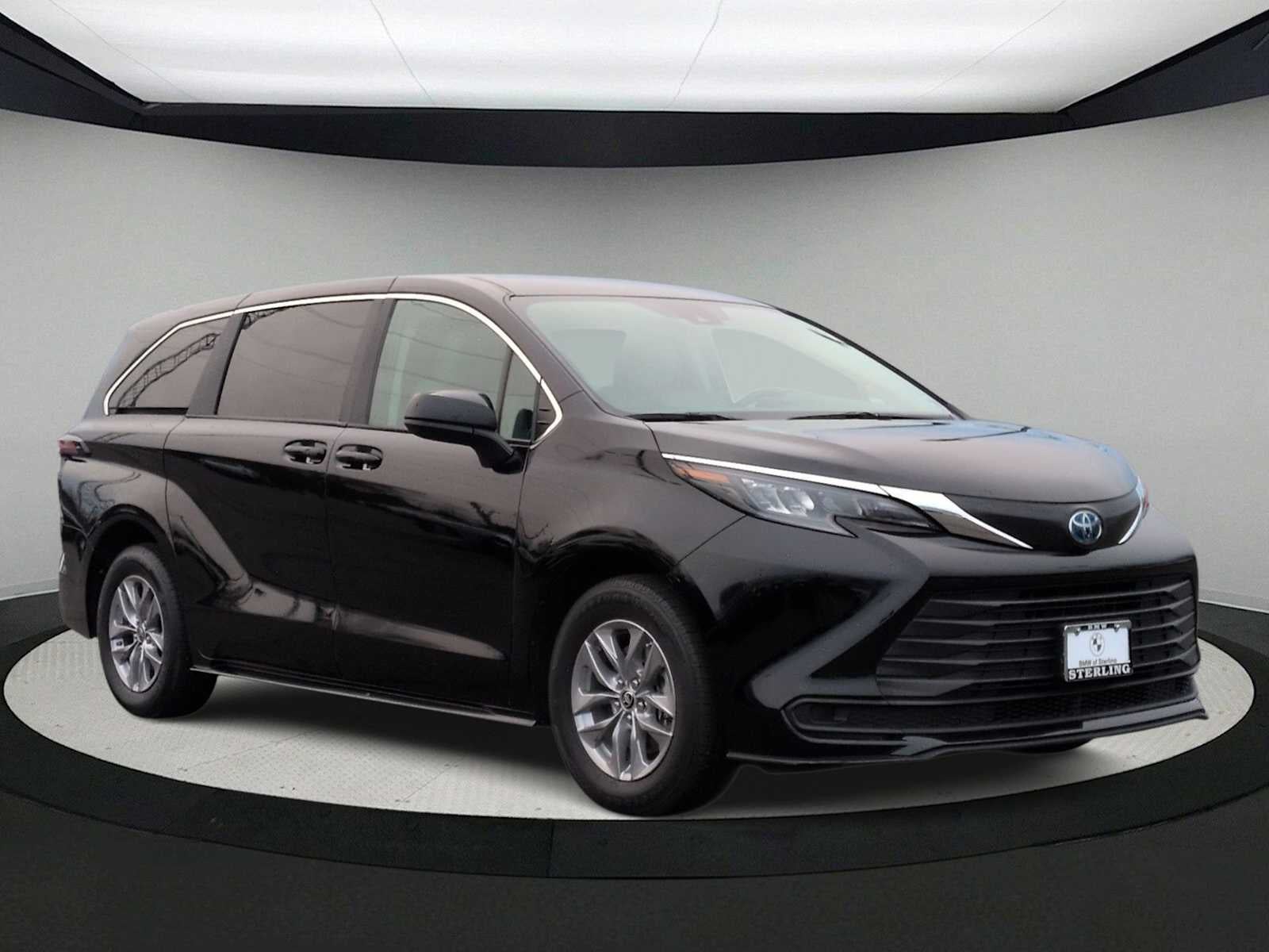 Toyota Sienna LE 2024