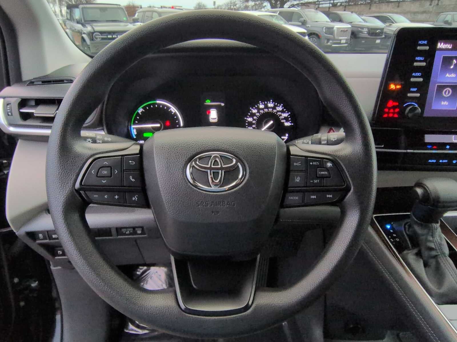 Toyota Sienna LE 2024