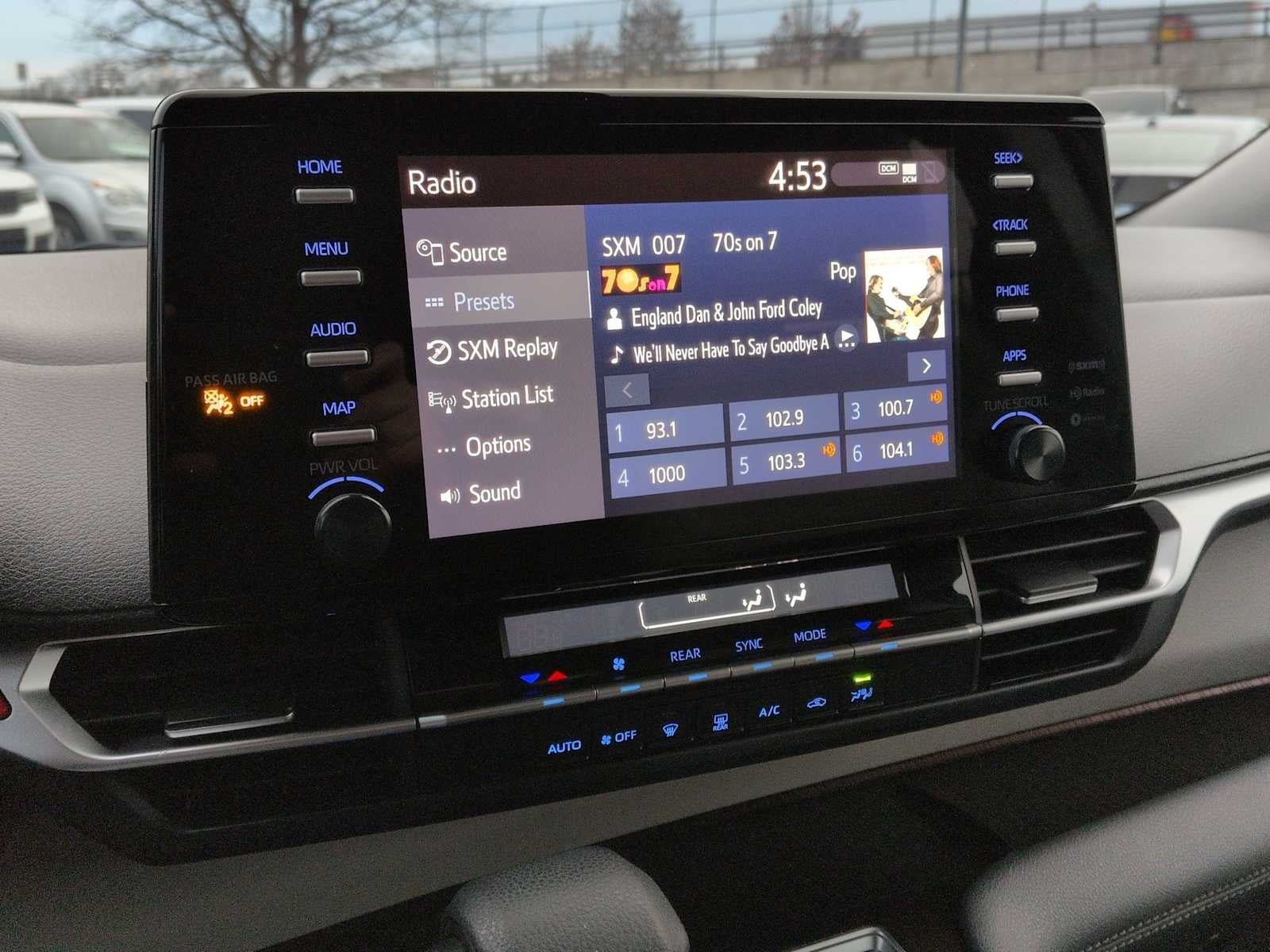 Toyota Sienna LE 2024