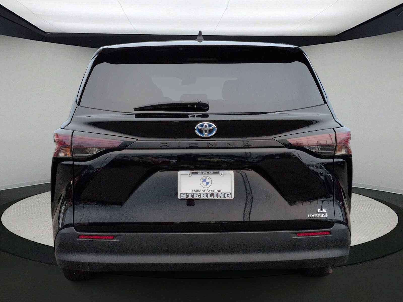 Toyota Sienna LE 2024