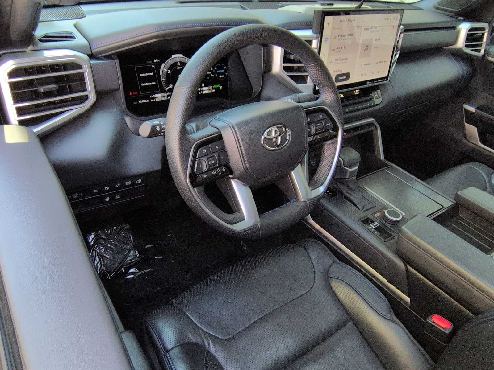 Toyota Tundra Platinum Hybrid 2023
