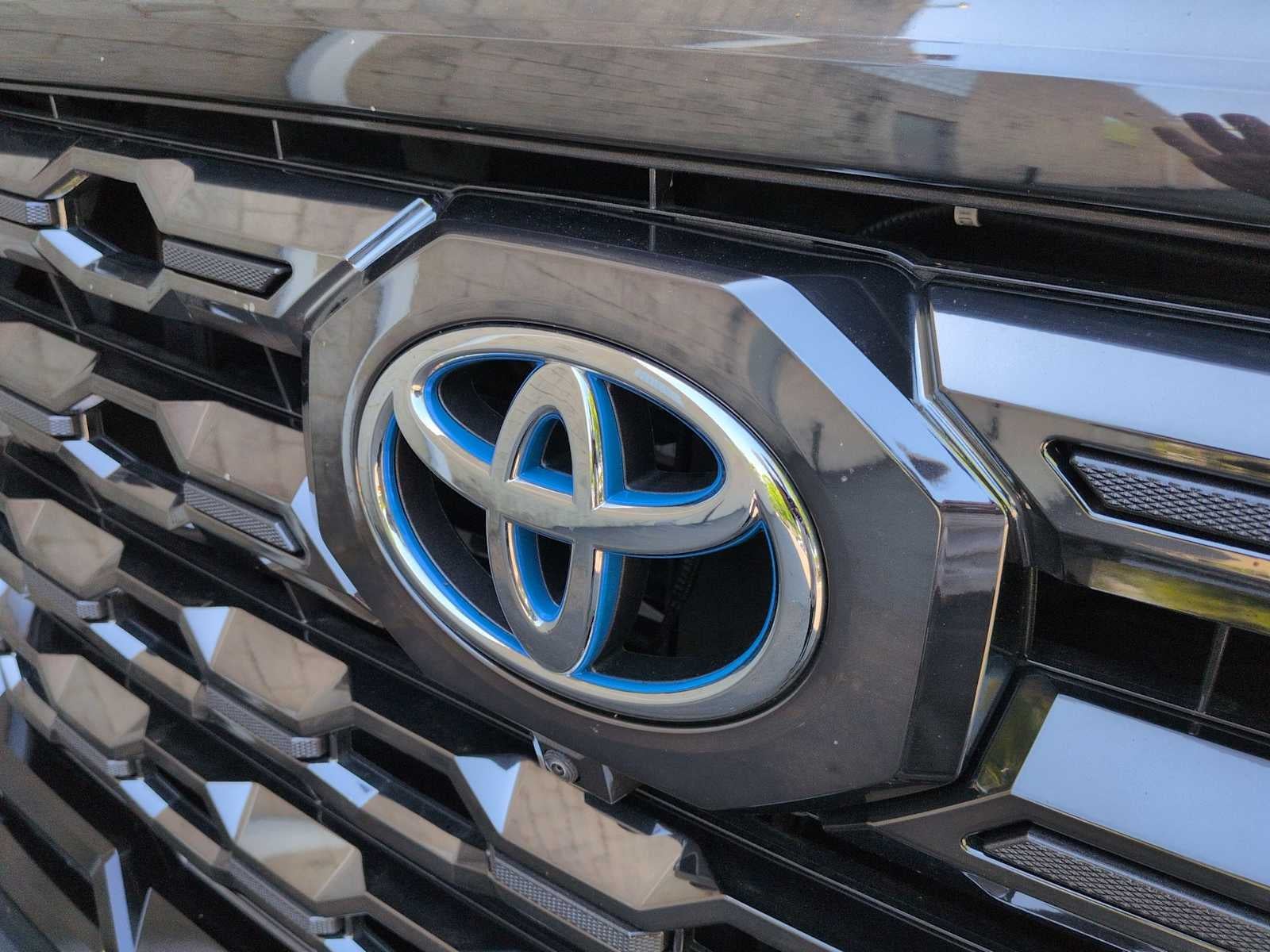 Toyota Tundra Platinum Hybrid 2023