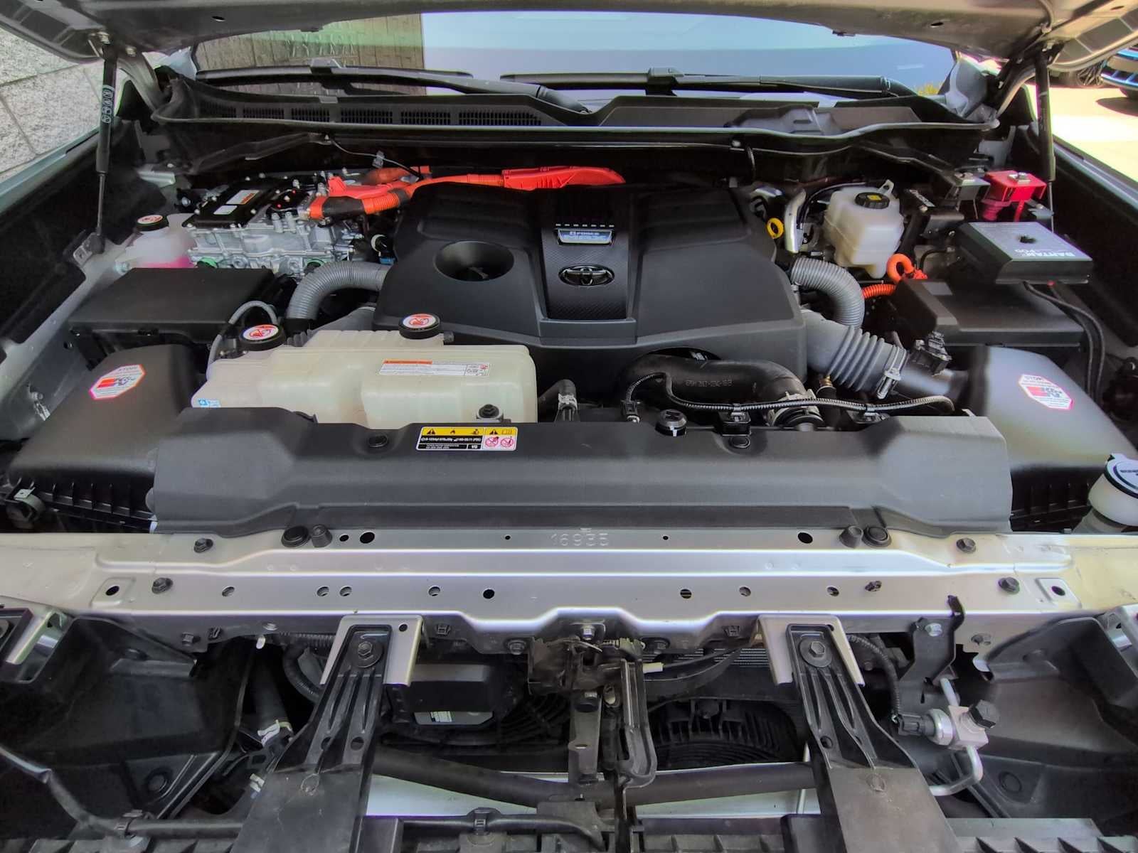 Toyota Tundra Platinum Hybrid 2023