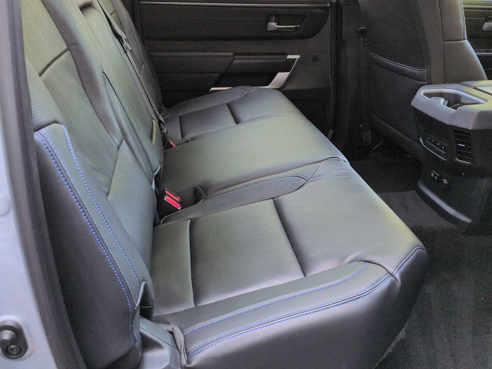 Toyota Tundra Platinum Hybrid 2023
