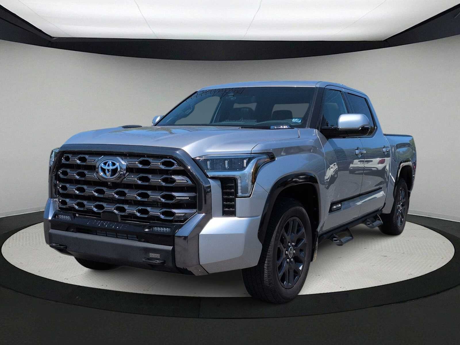 Toyota Tundra Platinum Hybrid 2023