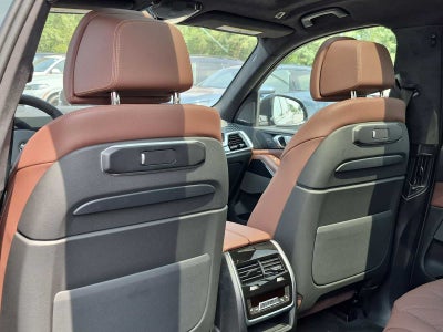 2027 BMW X7 xDrive40i