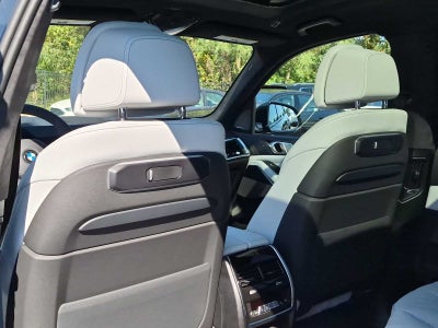 2027 BMW X7 xDrive40i