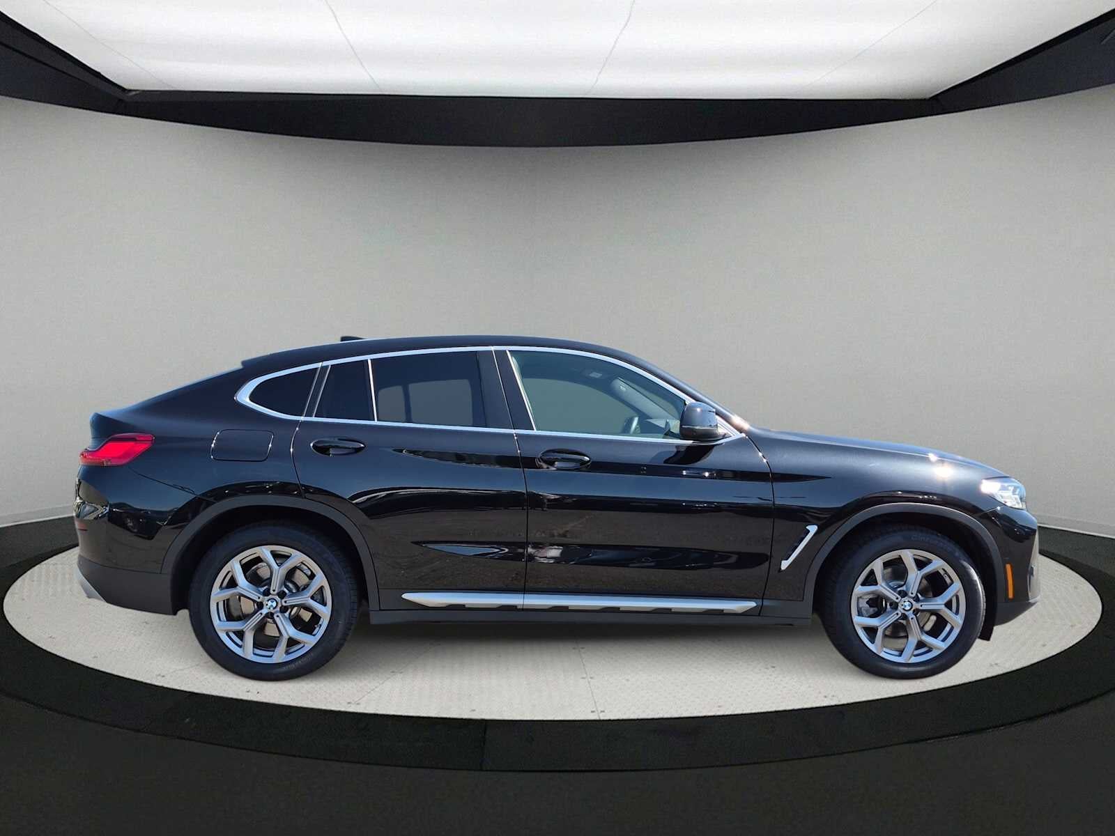 2023 BMW X4 xDrive30i
