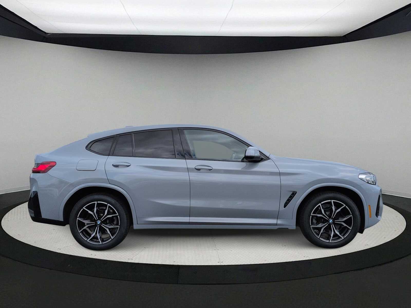 2023 BMW X4 xDrive30i