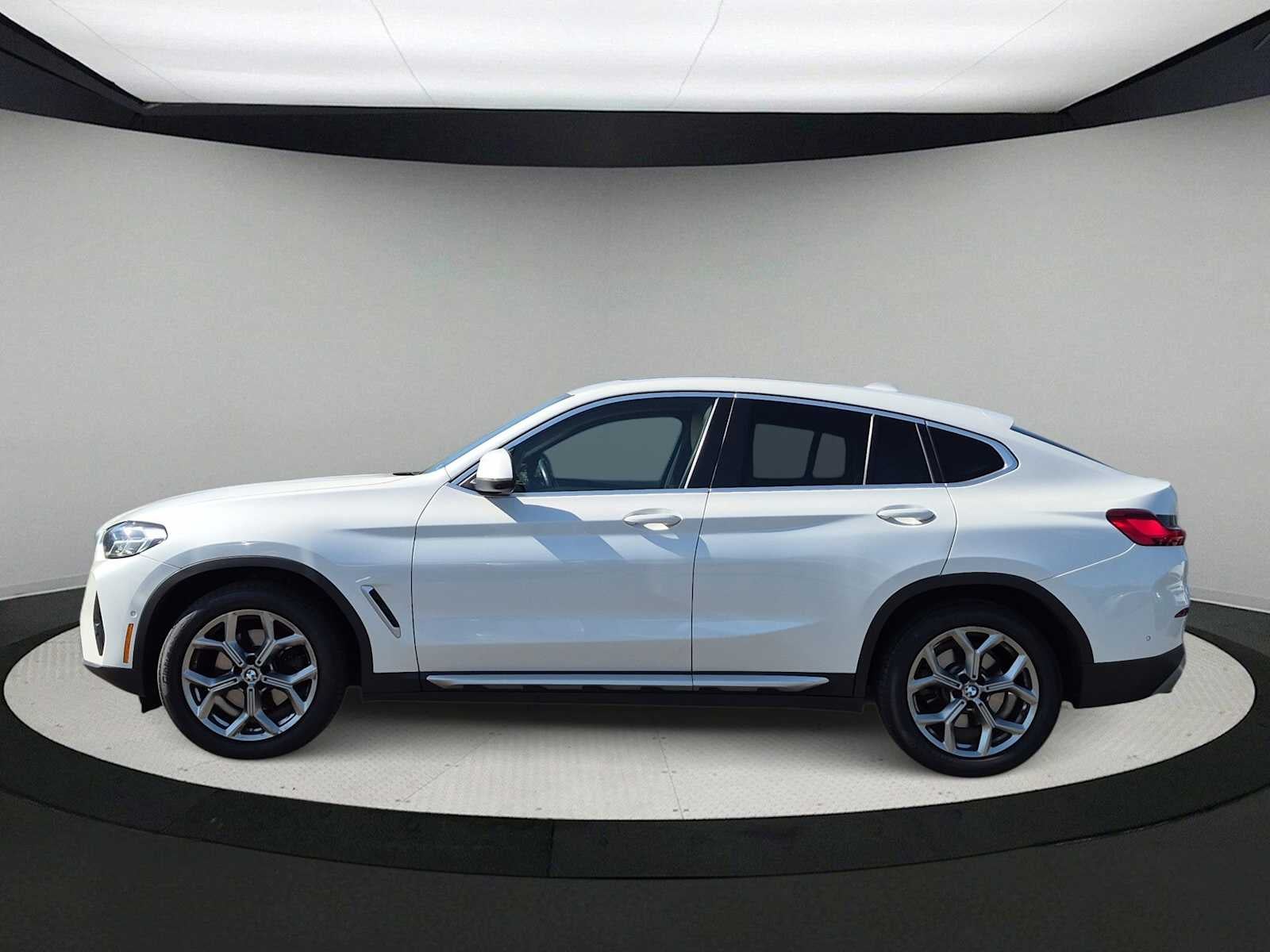 2023 BMW X4 xDrive30i