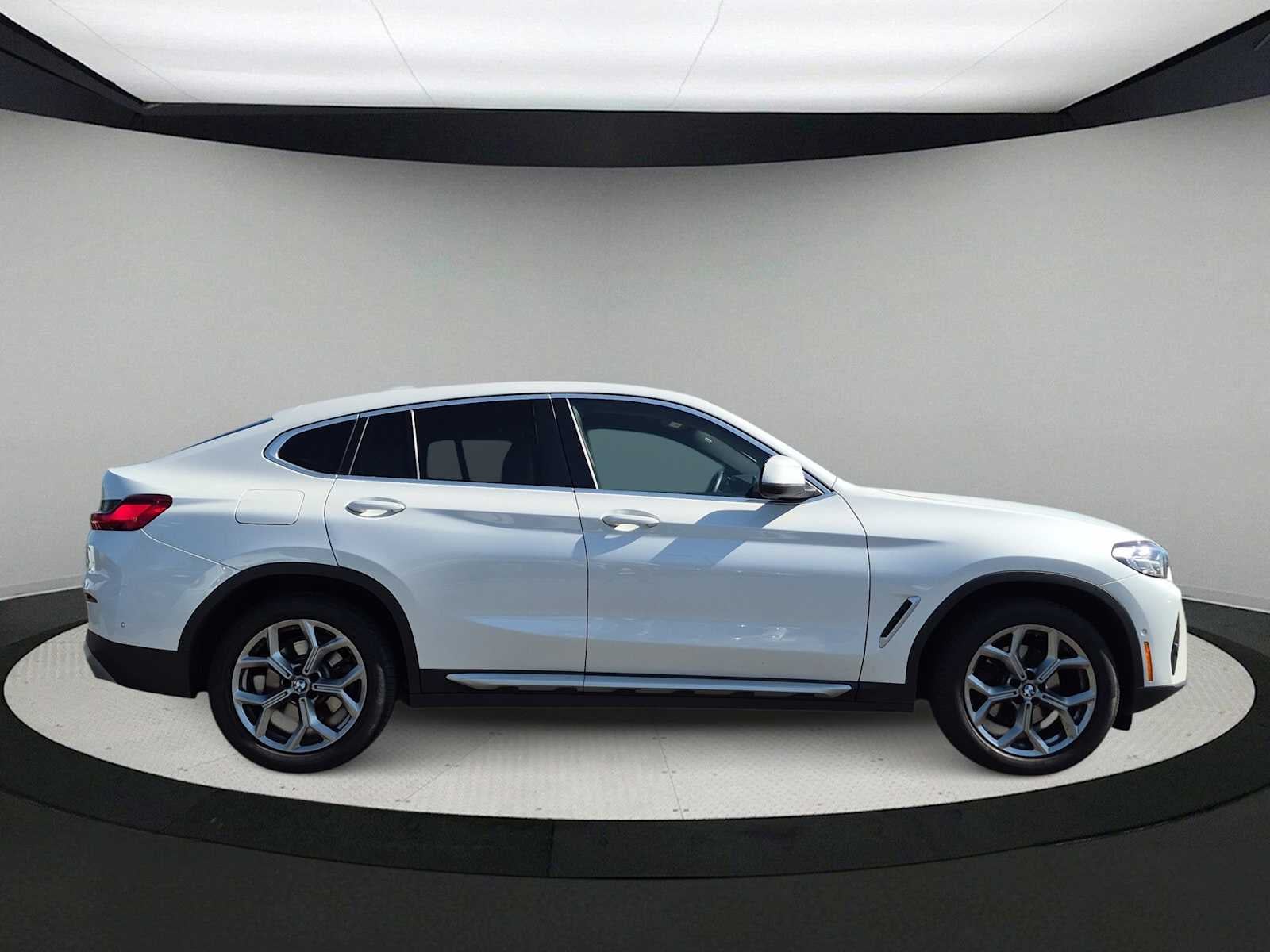2023 BMW X4 xDrive30i