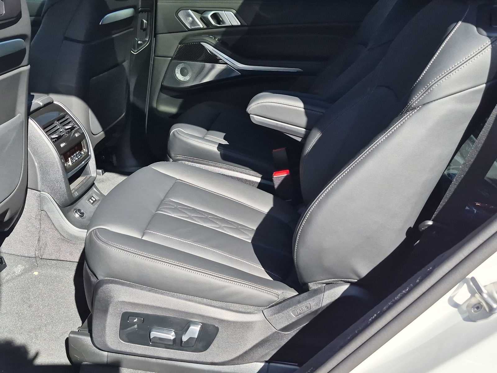 BMW X7 M60i 2027