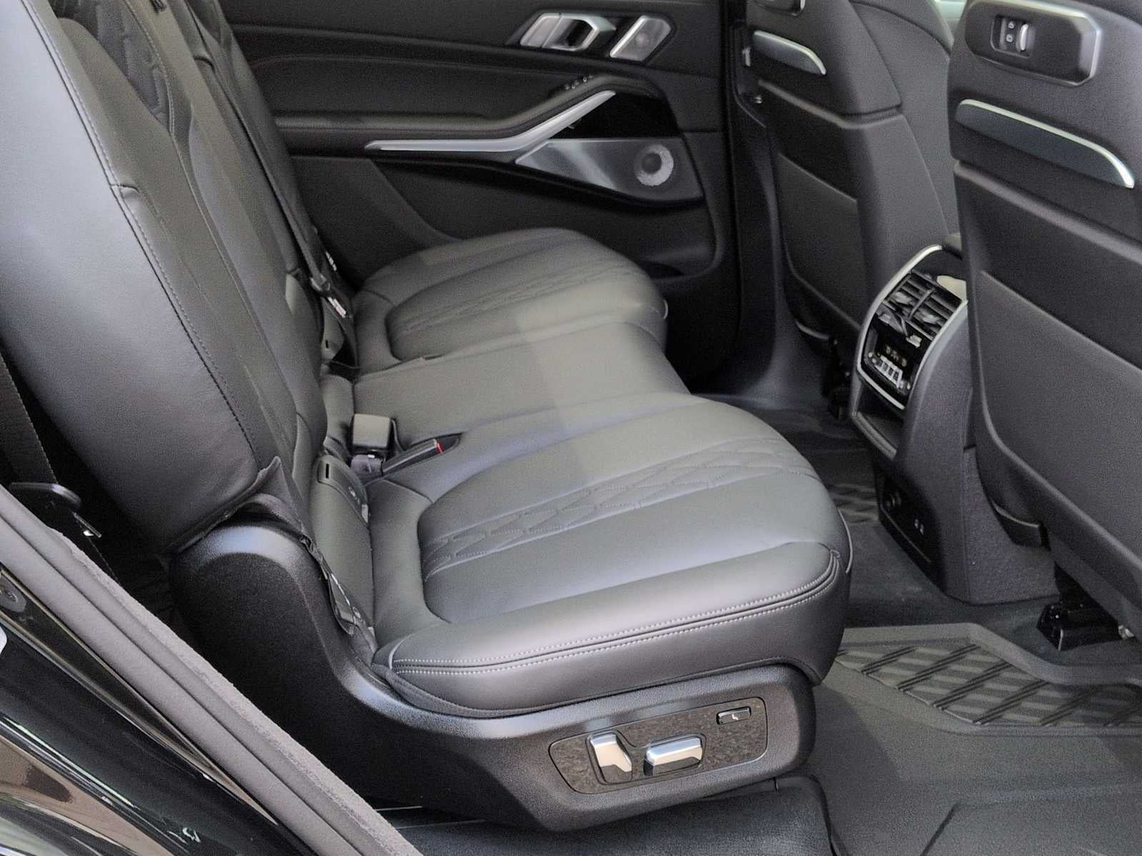 BMW X7 M60i 2027