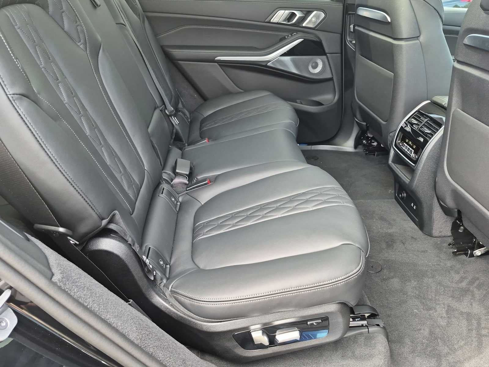 BMW X7 M60i 2027