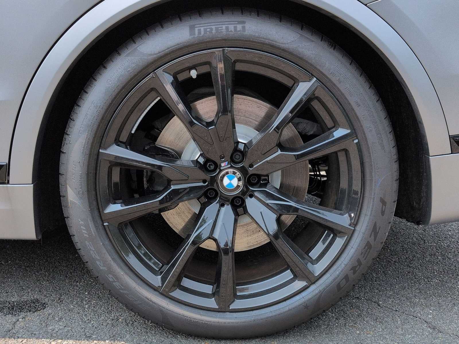 BMW X7 M60i 2027