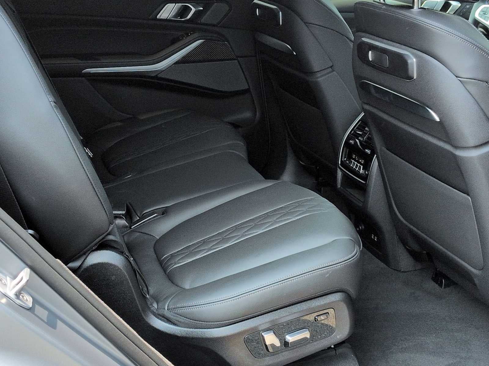 BMW X7 M60i 2027