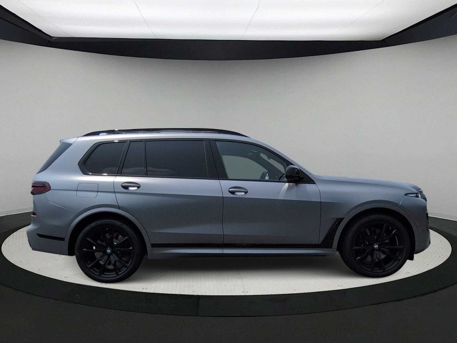 BMW X7 M60i 2027