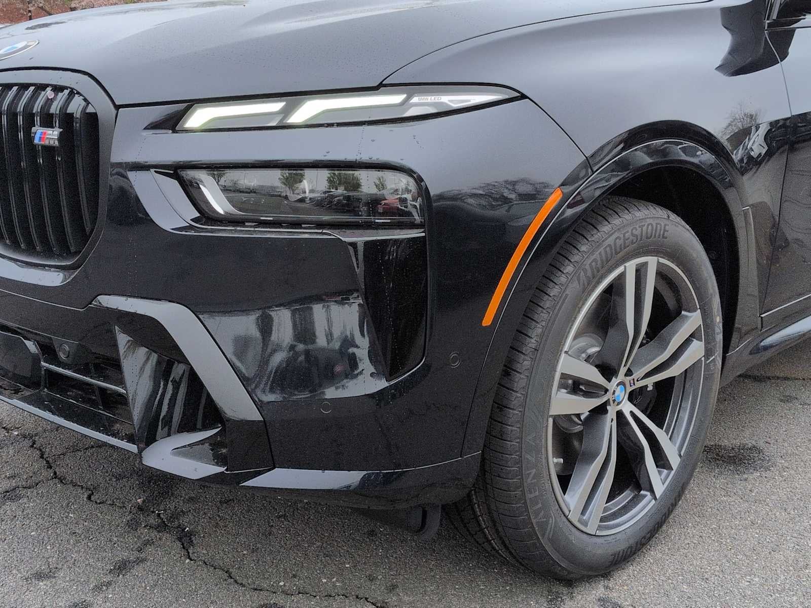 2026 BMW X7 M60i M60i