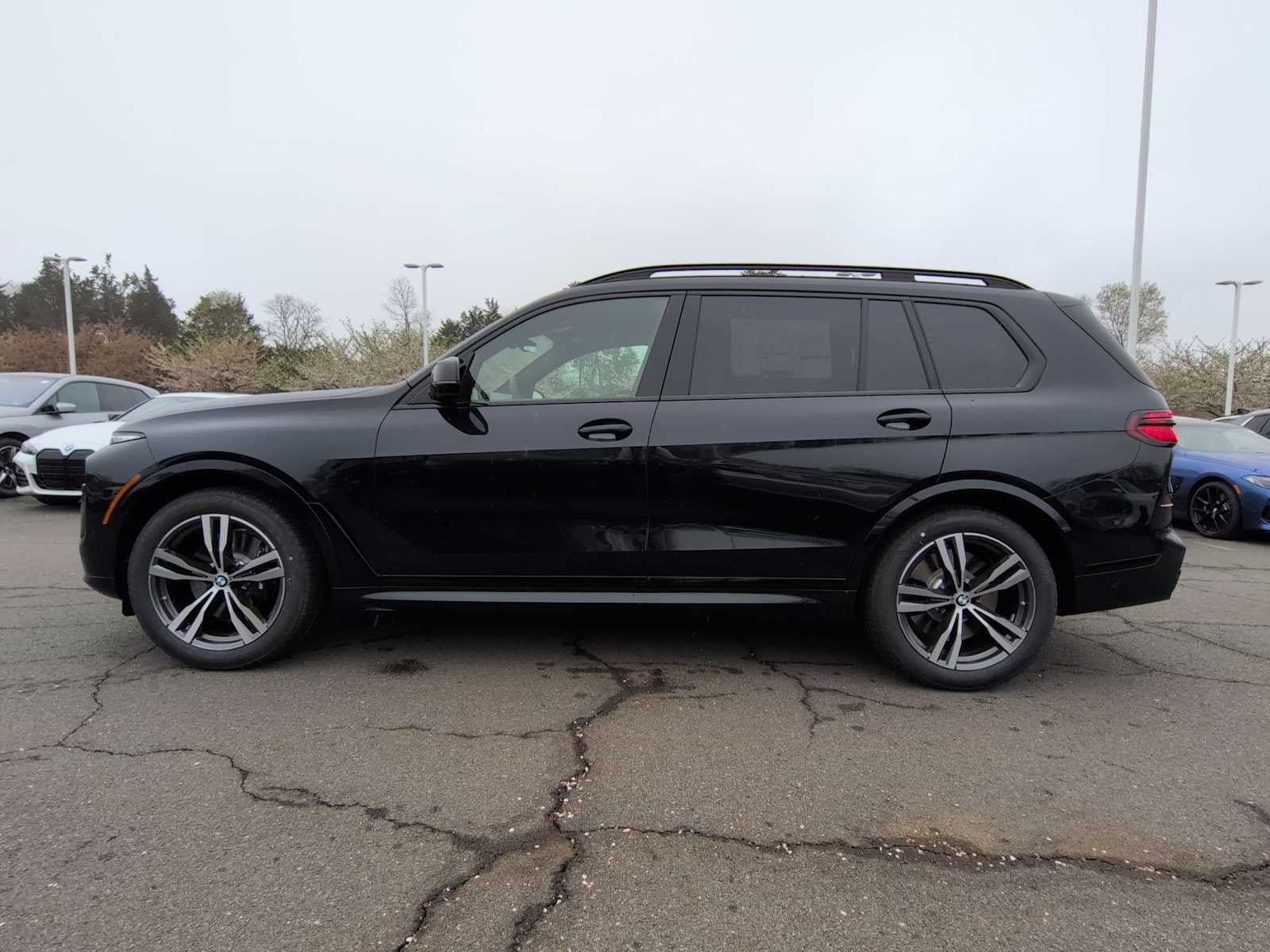 2026 BMW X7 M60i M60i